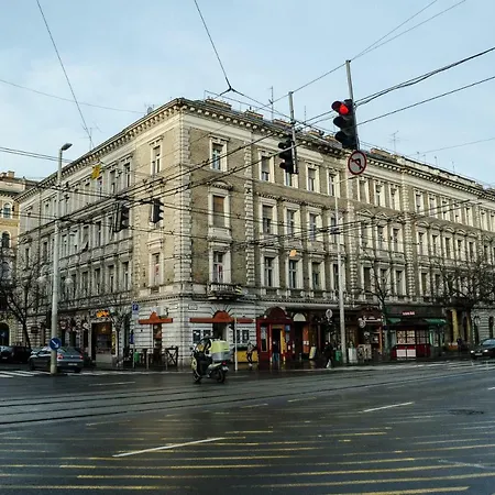 Andy Studio Budapest
